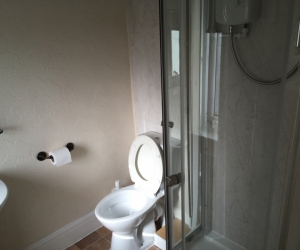 Nice-Double-with-large-en-suite-3